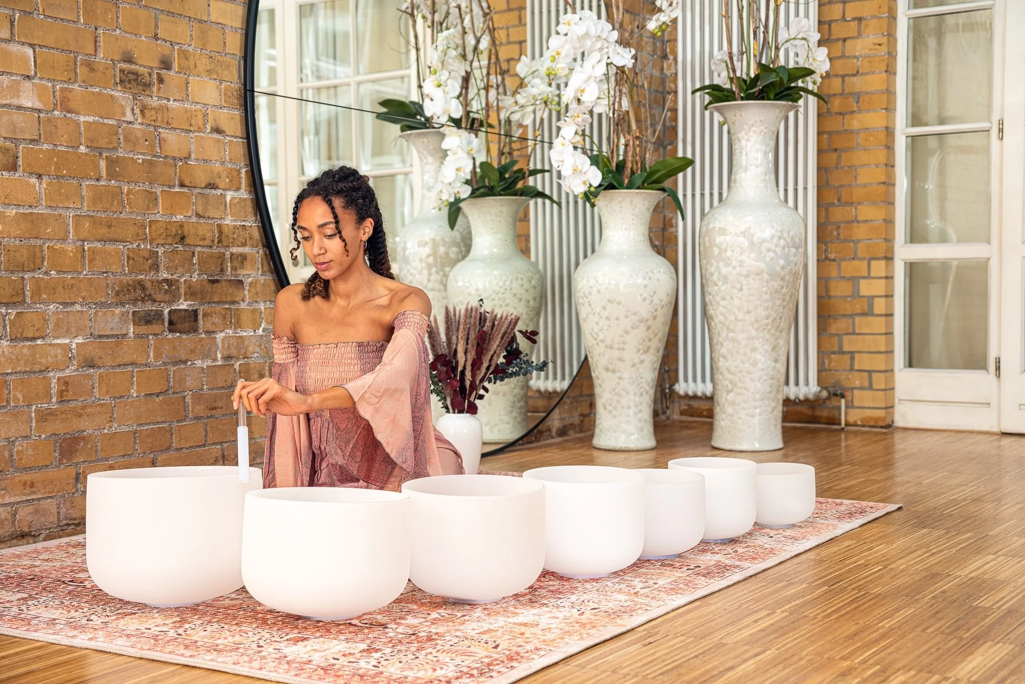 Sound Healing LAB | 432 Hz Pro Crystal Singing Bowl Chakra Set of 7 - Pure White Frosted Quartz - Image 2