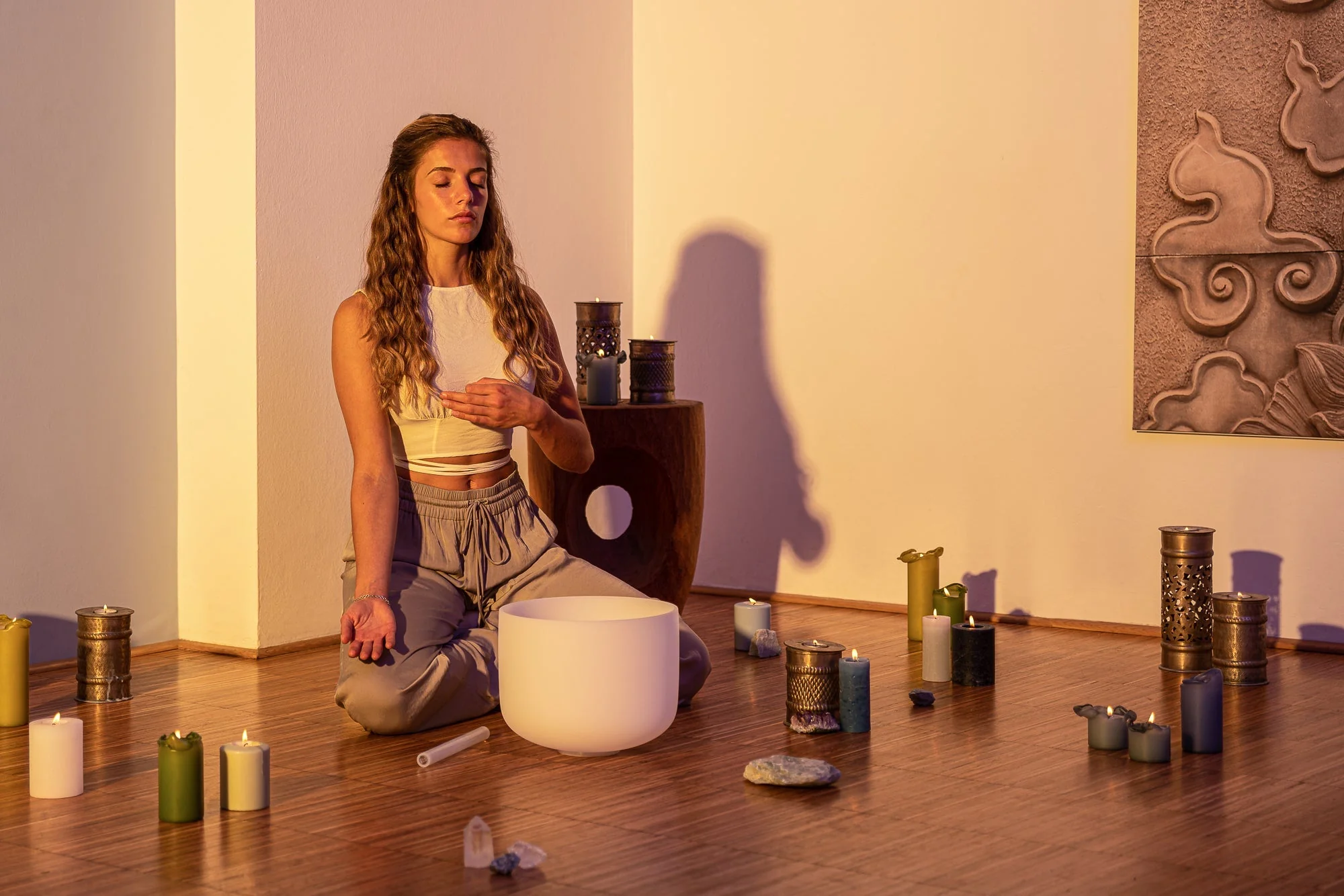 Sound Healing LAB | 432 Hz Pro Crystal Singing Bowl Chakra Set of 7 - Pure White Frosted Quartz - Image 6