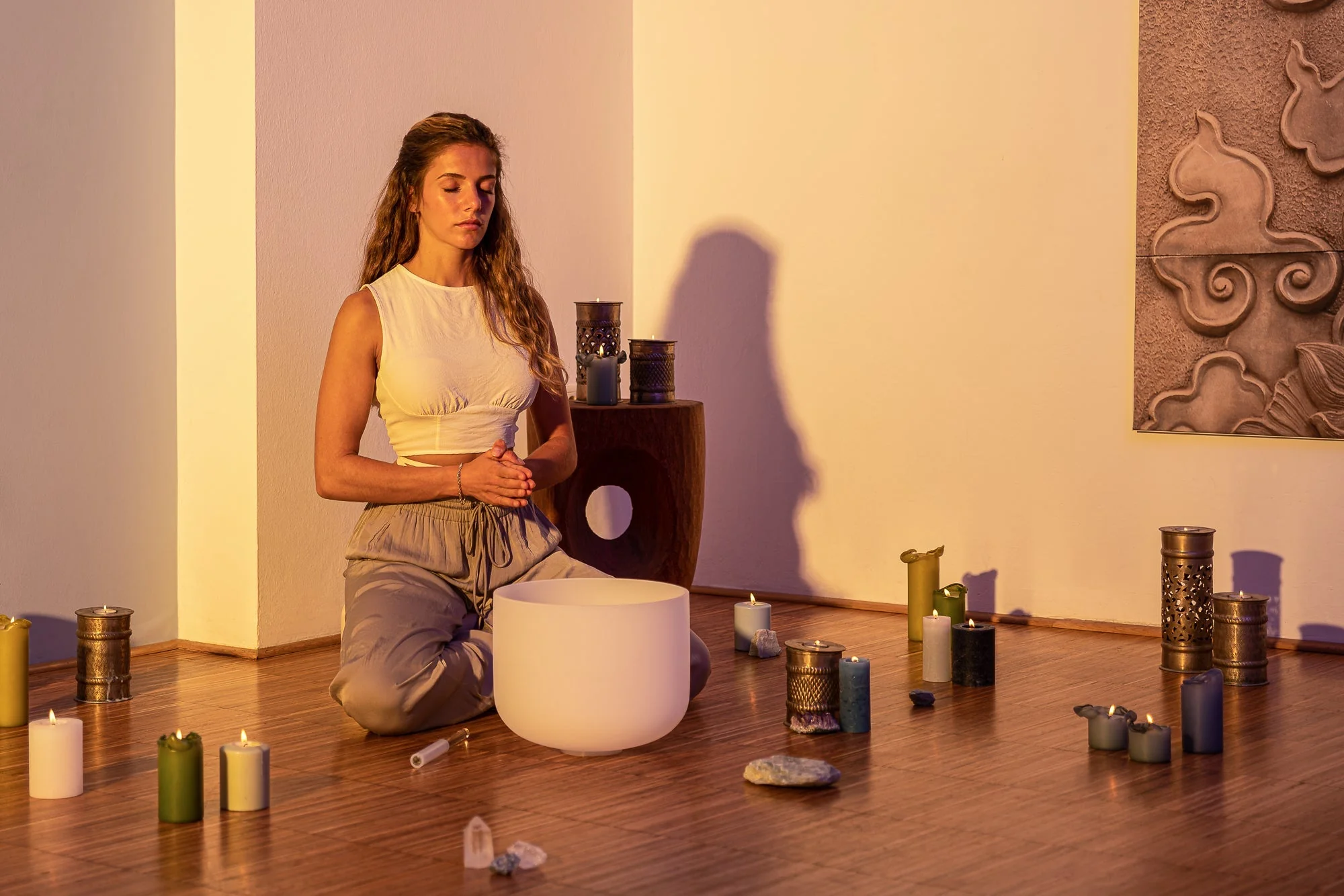 Sound Healing LAB | 432 Hz Pro Crystal Singing Bowl Chakra Set of 7 - Pure White Frosted Quartz - Image 7