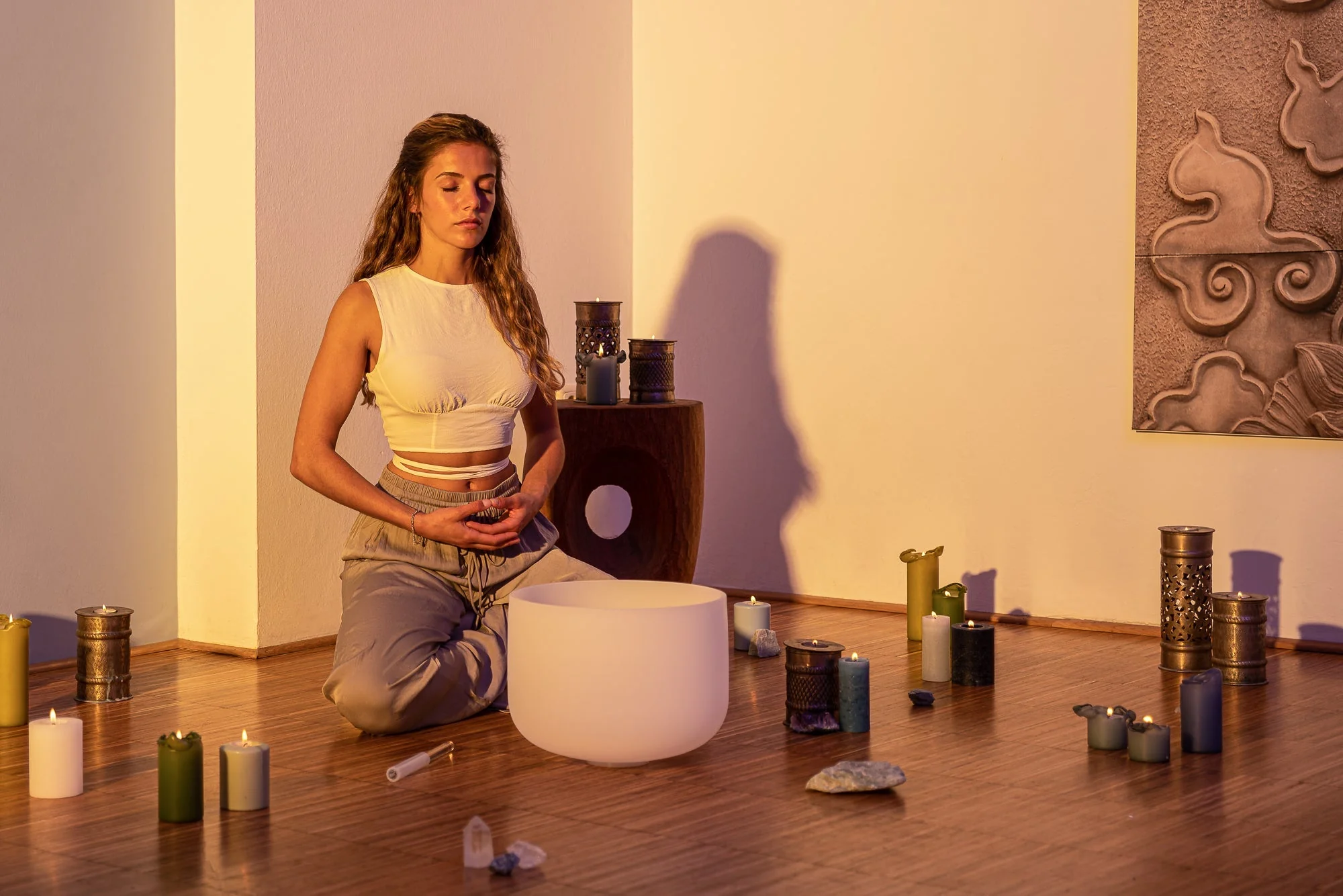 Sound Healing LAB | 432 Hz Pro Crystal Singing Bowl Chakra Set of 7 - Pure White Frosted Quartz - Image 8